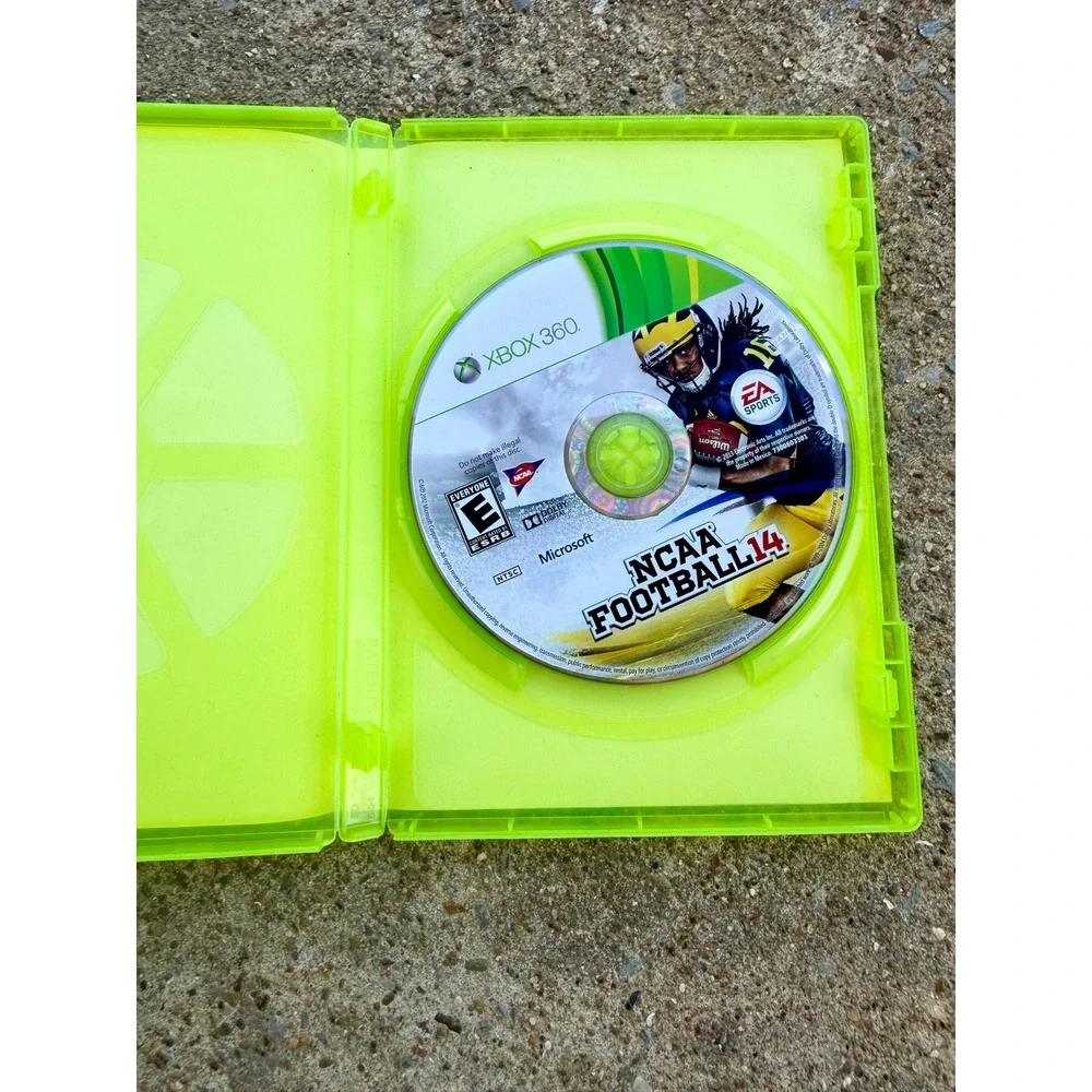 NCAA Football 14 EA Sport Xbox 360 College Football Denard Robinson Cover-Tested